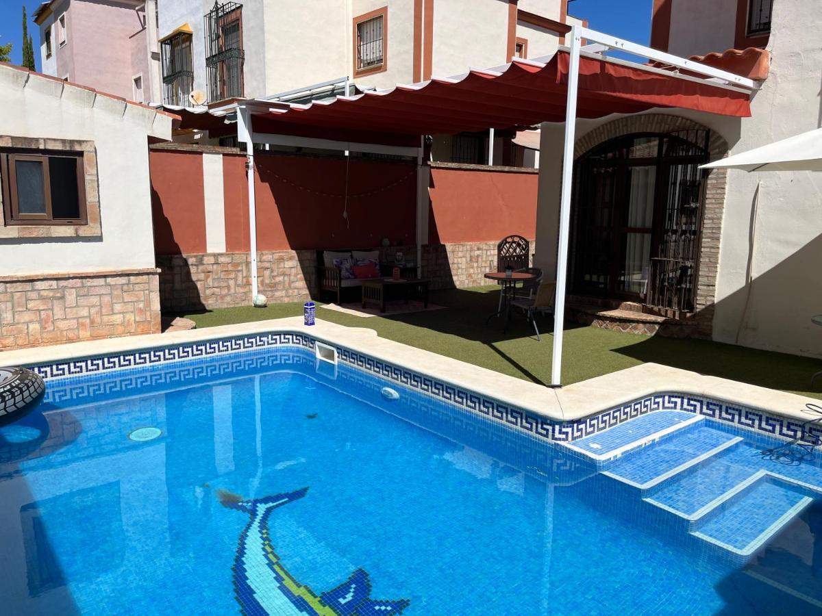 Casa Con Piscina Cerca De Sevilla Exterior foto